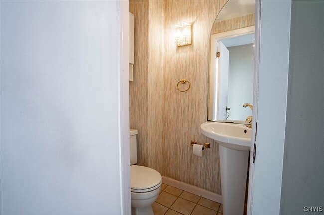 67 Chestnut Rd in New Hartford, NY - Building Photo - Building Photo