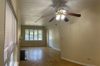 2631 W Hirsch St in Chicago, IL - Building Photo - Building Photo