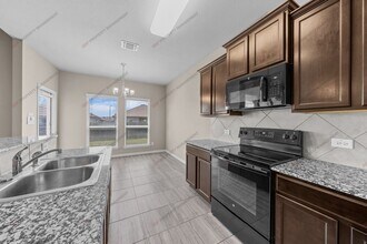 7601 Park Meadow Dr in Temple, TX - Building Photo - Building Photo