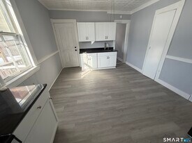 73 Waterville St in Waterbury, CT - Building Photo