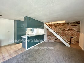 9094 Piñata Way in Sacramento, CA - Building Photo