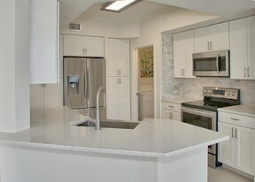 275 Murcia Dr in Jupiter, FL - Building Photo