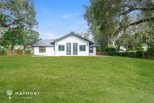 5207 Co Rd 114D in Wildwood, FL - Building Photo - Building Photo