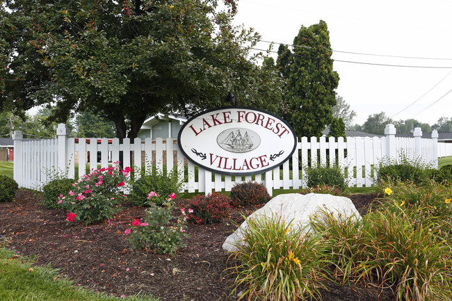 Lake Forest Apartments in Fort Wayne, IN - Building Photo - Building Photo