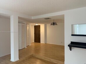 3730 Inverrary Dr in Lauderhill, FL - Building Photo - Building Photo