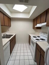 1201 S McClintock Dr in Tempe, AZ - Foto de edificio - Building Photo