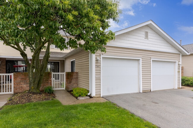 property at 744 Lakeview Point
