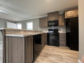 147 W Sourwood Dr in Browns Summit, NC - Building Photo