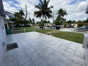 1504 NE 118th St in Miami, FL - Building Photo - Building Photo