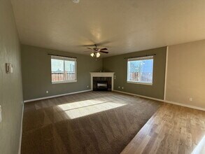 2466 Mountain Terrace in Eugene, OR - Building Photo - Building Photo