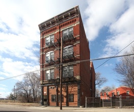 Cincinnati Apartment in Cincinnati, OH - Building Photo - Building Photo