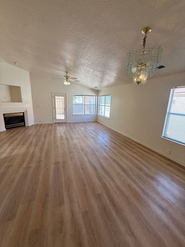 1105 Tony Sanchez Dr SE in Albuquerque, NM - Building Photo - Building Photo