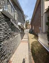 6 Equestrian Ct in Toronto, ON - Building Photo - Building Photo