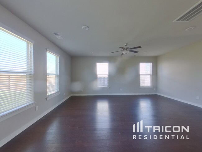 6028 Sentinel Dr in Spring Hill, TN - Building Photo - Building Photo