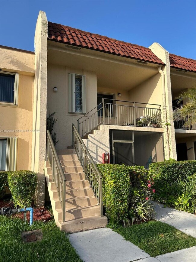 16471 Blatt Blvd in Weston, FL - Building Photo - Building Photo
