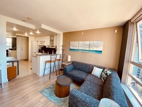 939 Expo Blvd, Unit The Max 2 in Vancouver, BC - Building Photo - Building Photo