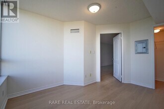 3 Rean Dr in Toronto, ON - Building Photo - Building Photo