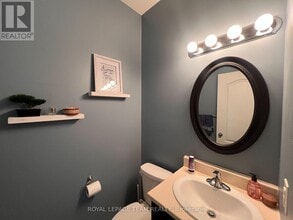 747 Nakina Way in Ottawa, ON - Building Photo - Building Photo