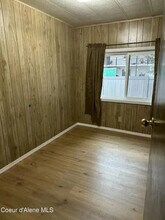 608 S Meadowdale Ave in Oldtown, ID - Foto de edificio - Building Photo