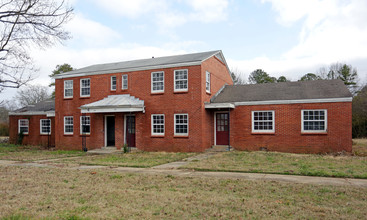 Garden Villa Apartments in Gadsden, AL - Building Photo - Building Photo