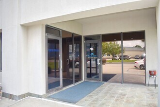 850 Engineers Rd in Belle Chasse, LA - Building Photo - Building Photo