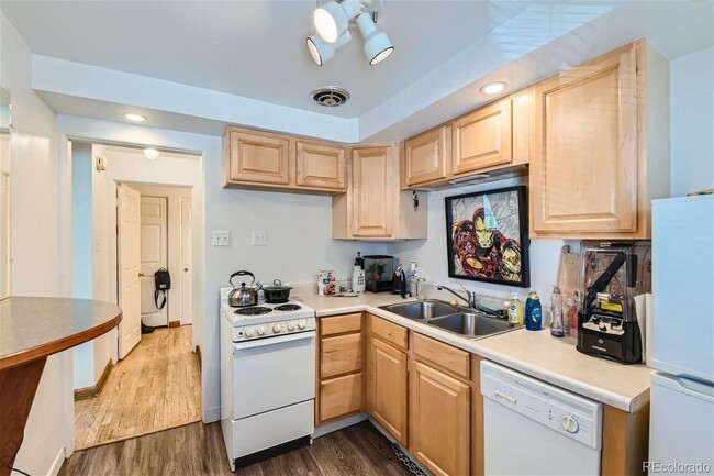 1524 Jasmine St, Unit 4
