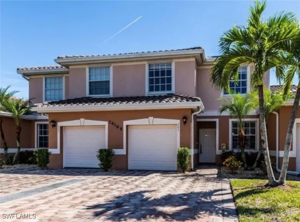 14165 Winchester Ct in Naples, FL - Foto de edificio