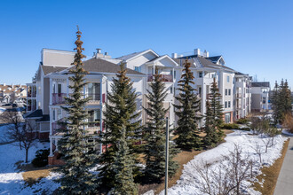 9 Country Village Bay NW in Calgary, AB - Building Photo - Building Photo