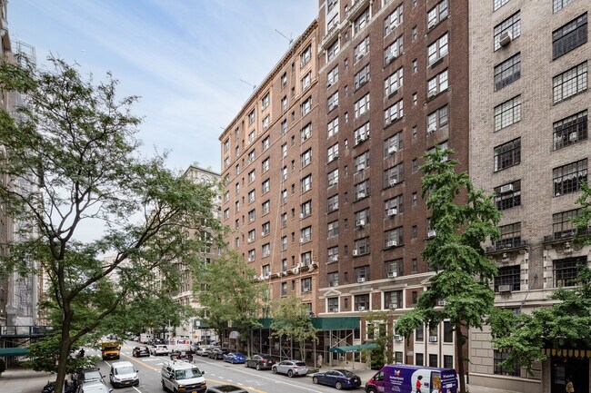 590 West End Ave in New York, NY - Foto de edificio - Building Photo