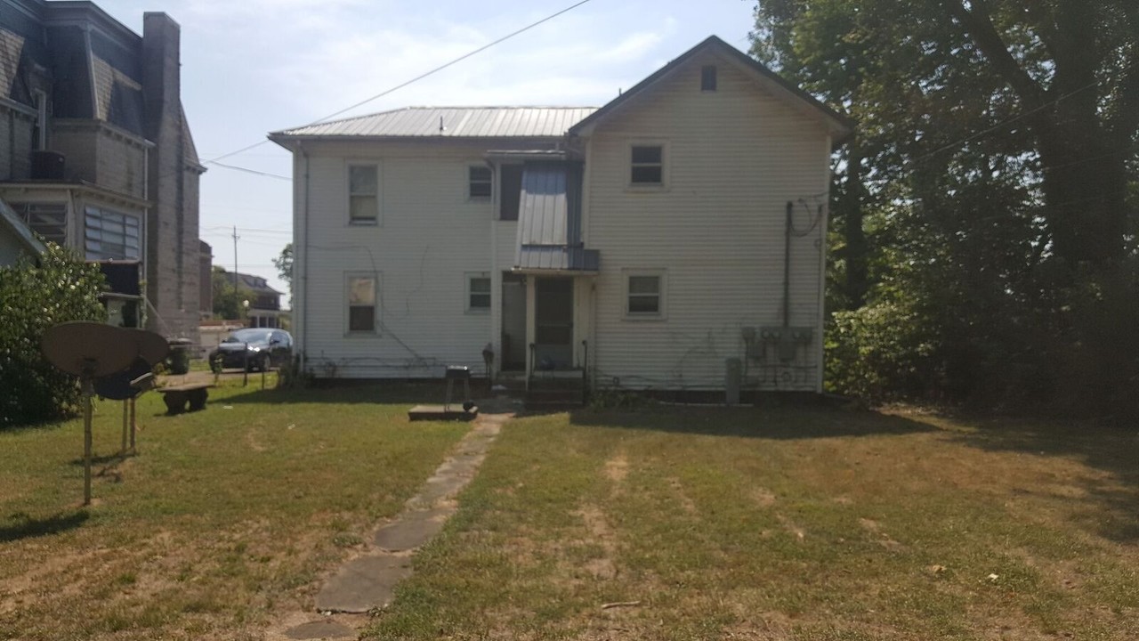 516 Perry St in Vincennes, IN - Building Photo