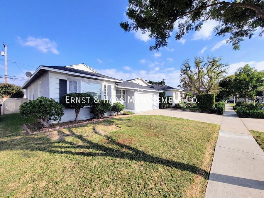 4718 Briercrest Ave in Lakewood, CA - Building Photo