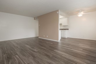 Castilian and Cordova Apartment Homes in Tustin, CA - Building Photo - Building Photo