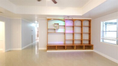 10406 Huntington Dale Dr in Houston, TX - Building Photo - Building Photo