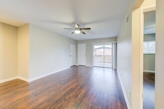 1-3 Heartwoods Ct in St. Louis, MO - Building Photo - Building Photo