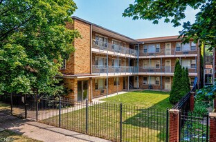 8029 S Dobson Ave in Chicago, IL - Building Photo