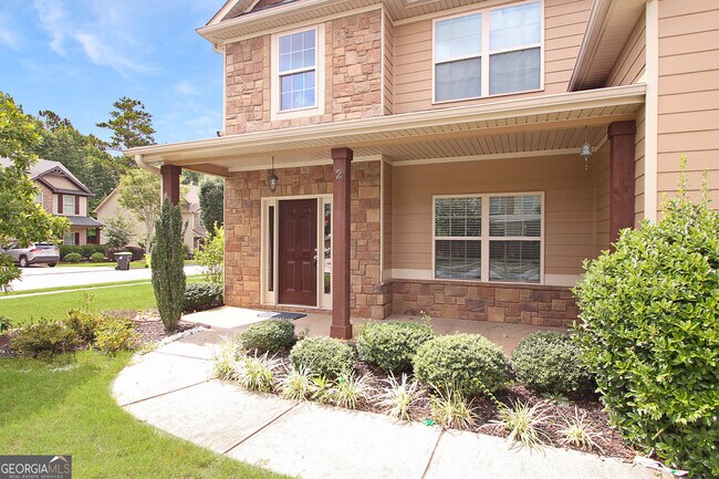2 Lynnfield Dr in Newnan, GA - Foto de edificio - Building Photo