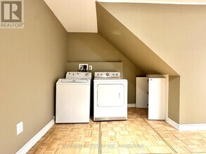 96 Oakmeadow Blvd in Toronto, ON - Building Photo - Building Photo