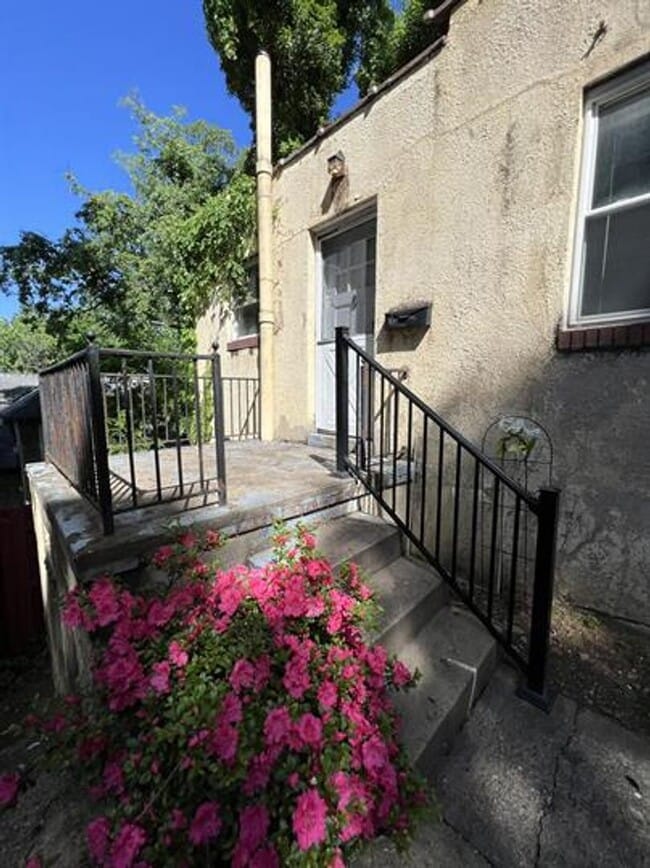 property at 112 1/2 Shepherd Ave