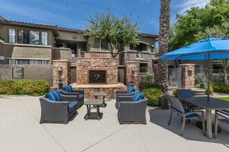The Paseo by Picerne in Goodyear, AZ - Foto de edificio - Building Photo