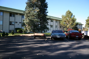 Country Club Villas Apartments