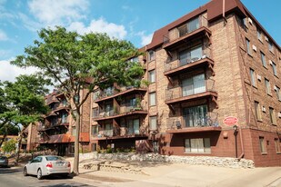 Dupont Avenue Apartments 3513 in Minneapolis, MN - Building Photo