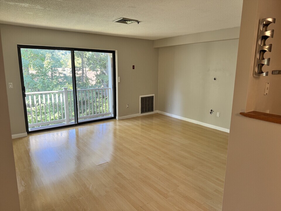 97 Hunters Run Pl in Haverhill, MA - Foto de edificio