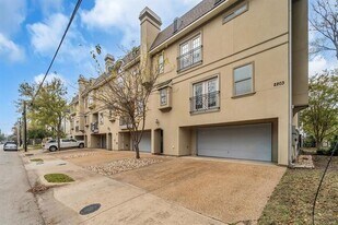 2203 N Carroll Ave in Dallas, TX - Building Photo
