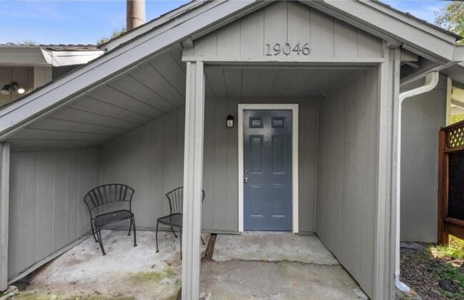 19046 Laurel Dr in Los Gatos, CA - Building Photo - Building Photo