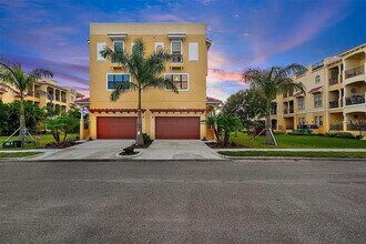 6418 Margarita Shores Ln in Apollo Beach, FL - Building Photo - Building Photo