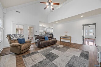 11 Nandina Ln SW in Huntsville, AL - Building Photo - Building Photo