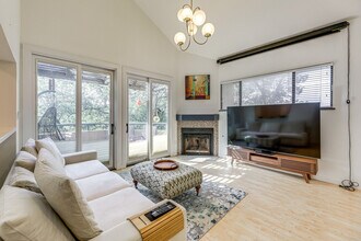 1735 Spyglass Dr in Austin, TX - Building Photo - Building Photo