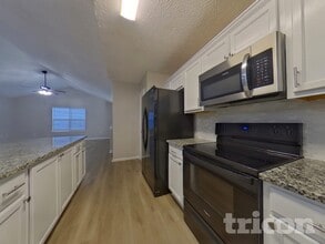 2211 Ashton Dr in Villa Rica, GA - Foto de edificio - Building Photo