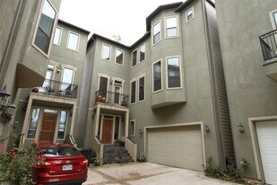 5525 Kiam St in Houston, TX - Building Photo