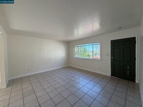 729 Pennsylvania St in Vallejo, CA - Building Photo - Building Photo